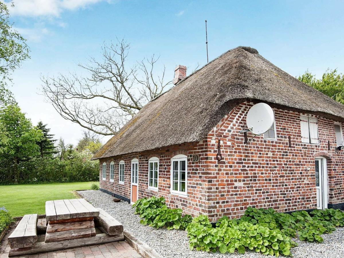 4 Person Holiday Home In Bredebro Ballum Kamer foto